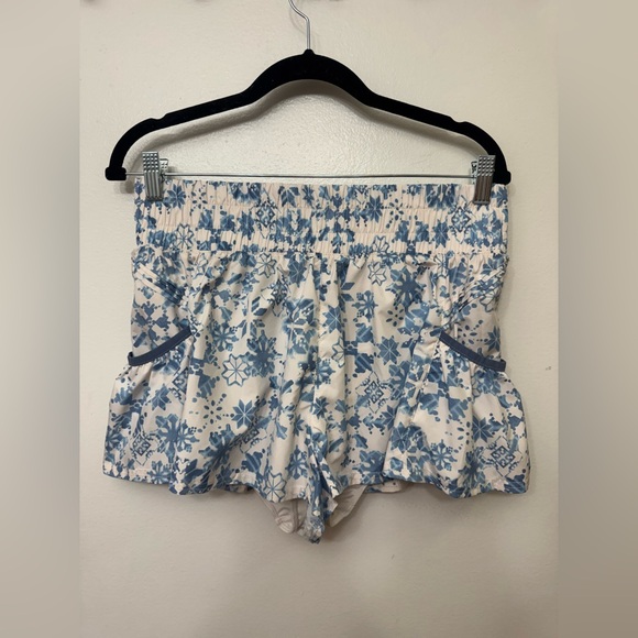 NWT FP Movement Get Your Flirt On Shorts | Women’s Activewear / Workout Shorts - Picture 4 of 8